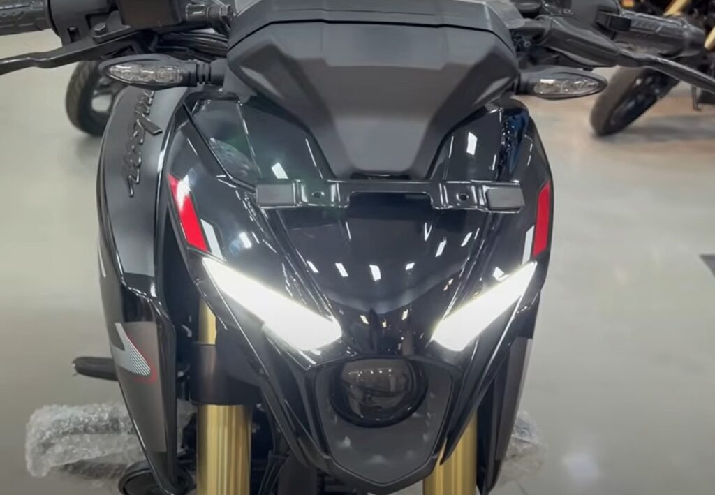 BAJAJ PULSAR N160