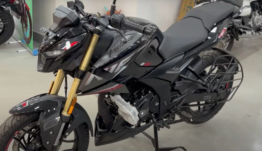 BAJAJ PULSAR N160